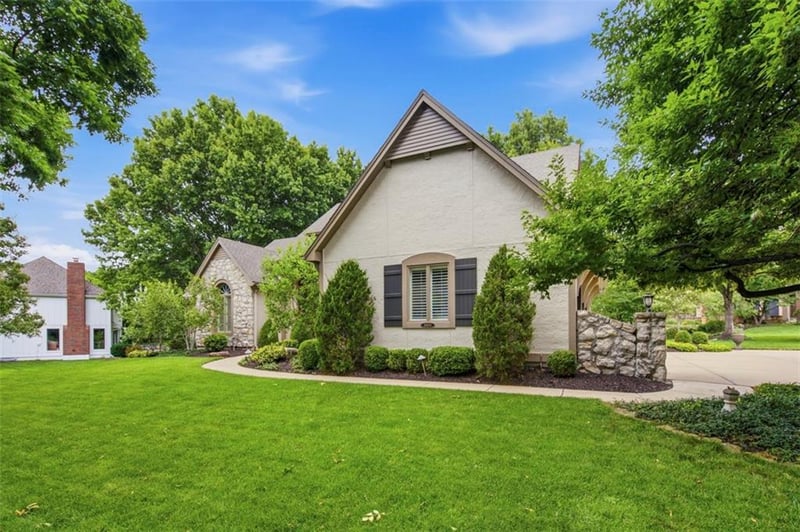 3604 W 129th St, Leawood, KS 66209