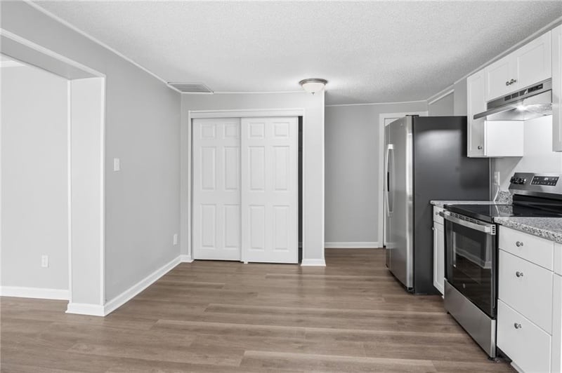9622 Linwood Blvd, Independence, MO 64052