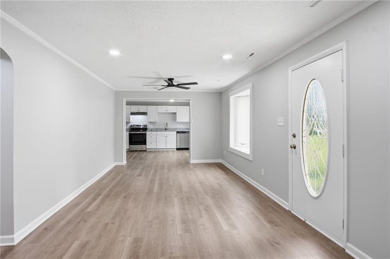 9622 Linwood Blvd, Independence, MO 64052