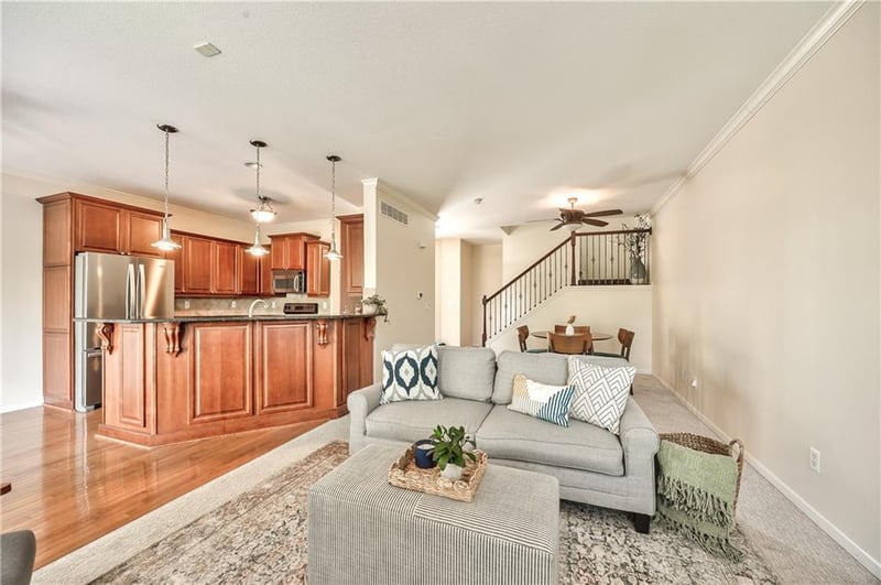 16164 Linden St, Overland Park, KS 66085