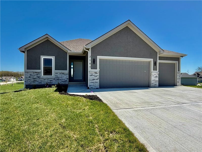 508 Skyview Ln, Liberty, MO 64068