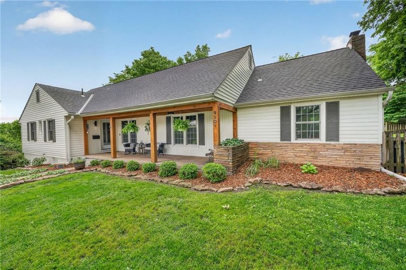 9501 Madison Ave, Kansas City, MO 64114