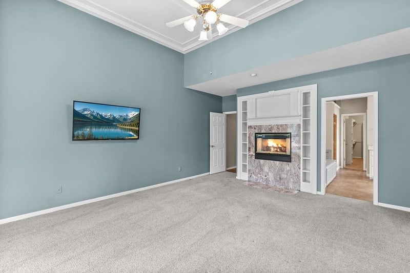 5820 Robinson Ln, Overland Park, KS 66202