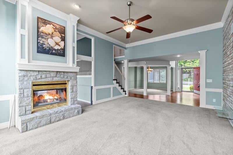 5820 Robinson Ln, Overland Park, KS 66202