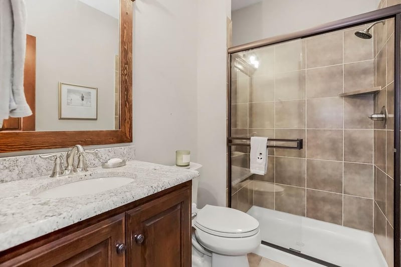 6817 Millbrook St, Shawnee, KS 66218