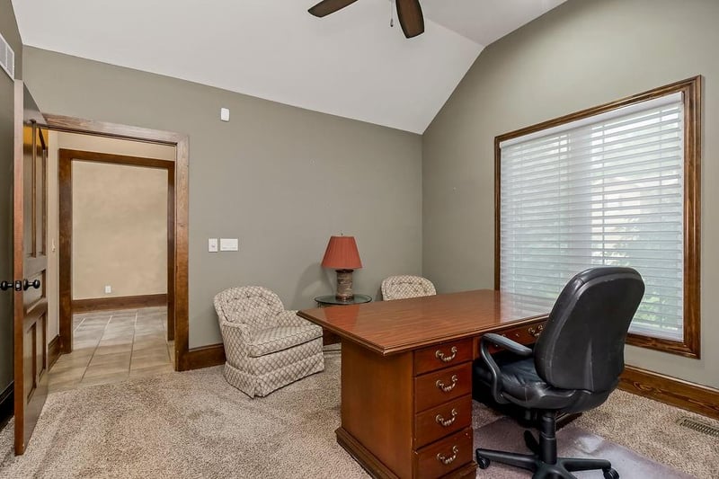 6817 Millbrook St, Shawnee, KS 66218