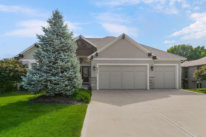 6817 Millbrook St, Shawnee, KS 66218