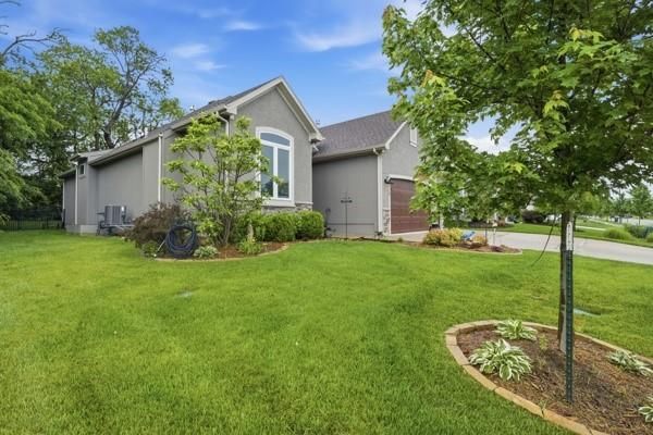 9129 Gander St, Lenexa, KS 66227