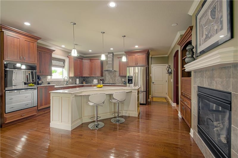 14361 Manor Ct, Leawood, KS 66224