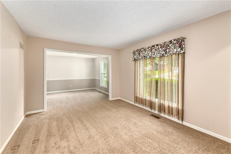 10119 Earnshaw St, Lenexa, KS 66215