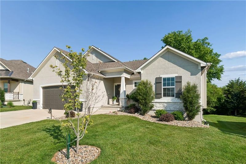 1008 Churchill Cir, Raymore, MO 64083