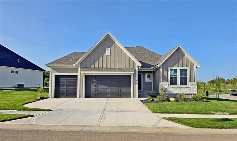 23910 W 112th Ter, Olathe, KS 66061