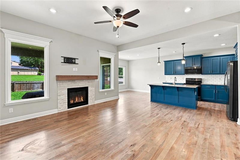 804 Merion St, Lansing, KS 66043