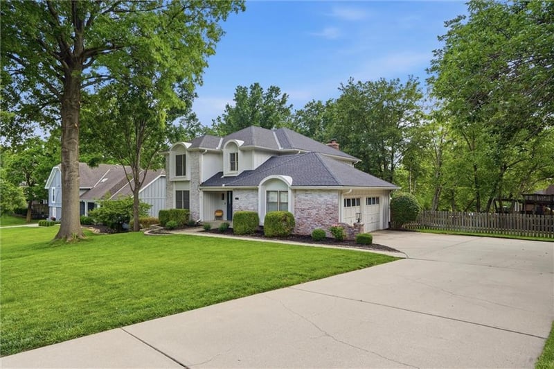 11904 Aberdeen Rd, Leawood, KS 66209