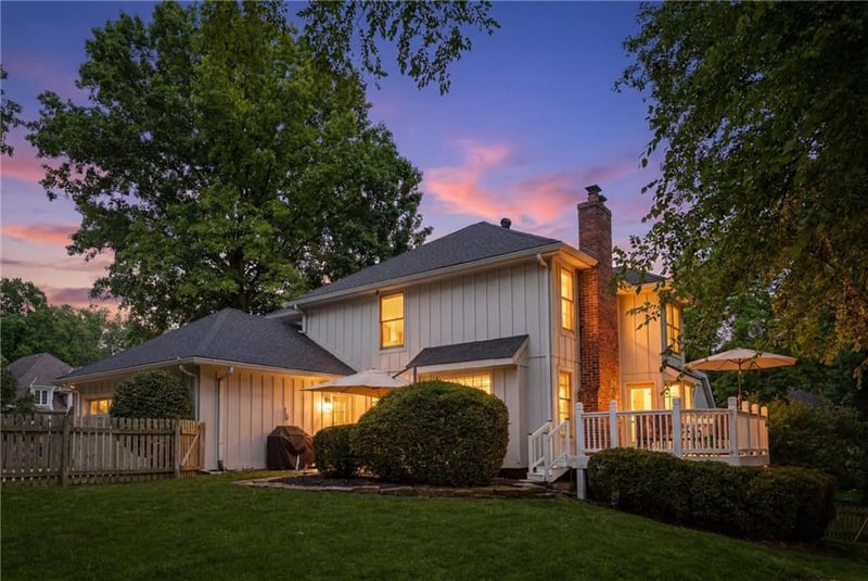 11904 Aberdeen Rd, Leawood, KS 66209