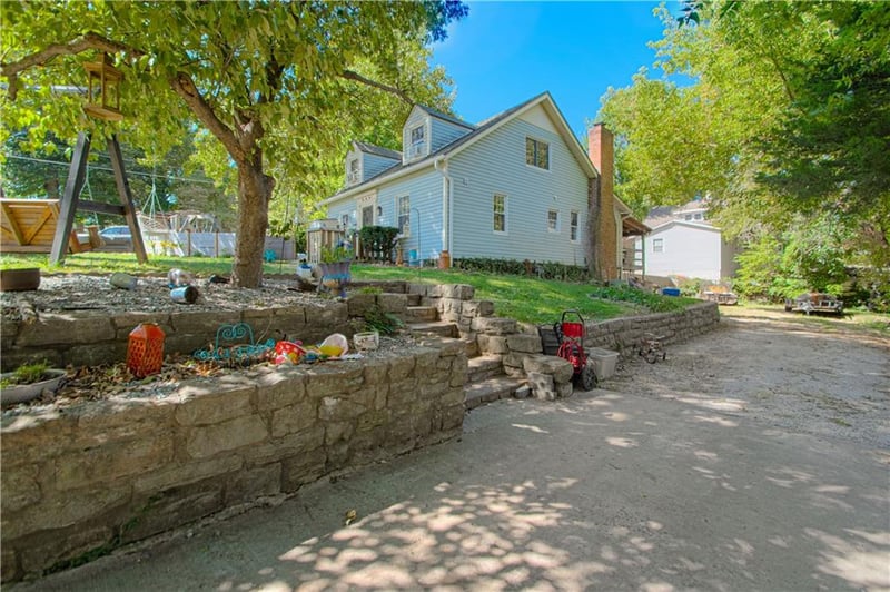 820 S Glenwood Ave, Independence, MO 64053