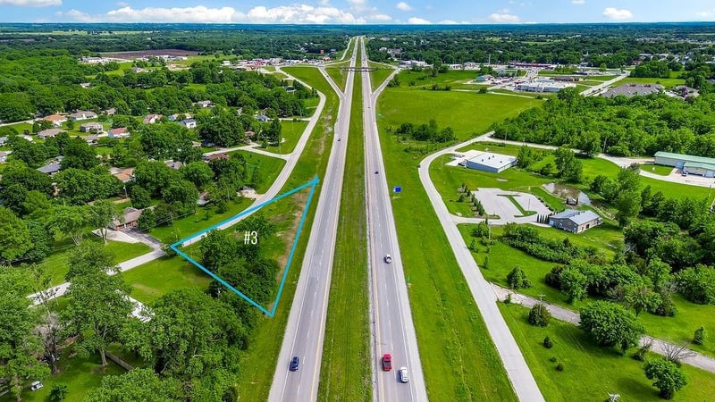 21702 N Main St, Peculiar, MO 64078