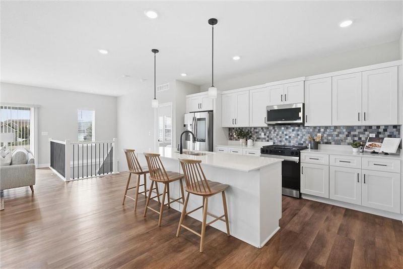 1543 Arbor Valley Dr, Lee's Summit, MO 64082
