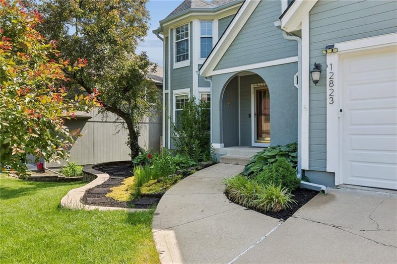 12823 Perry St, Overland Park, KS 66213