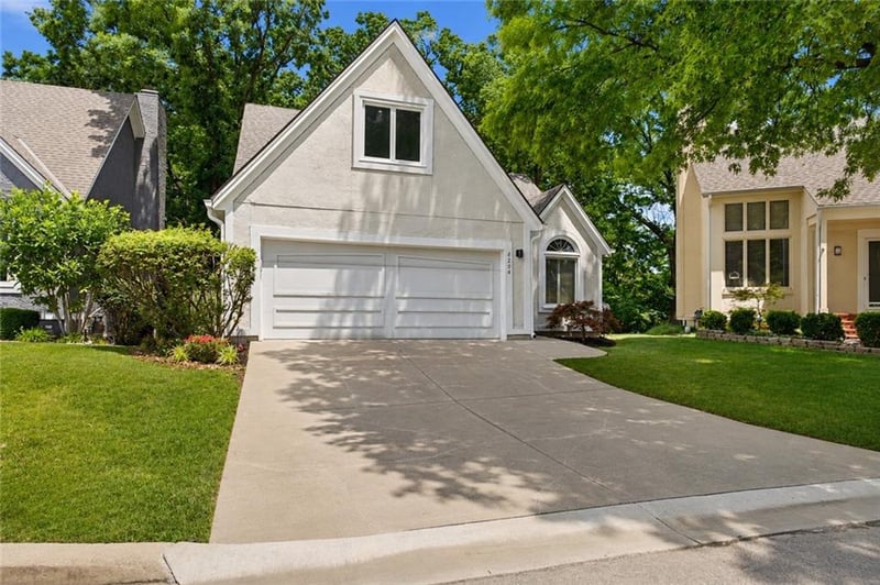 6204 W 126th St, Overland Park, KS 66209