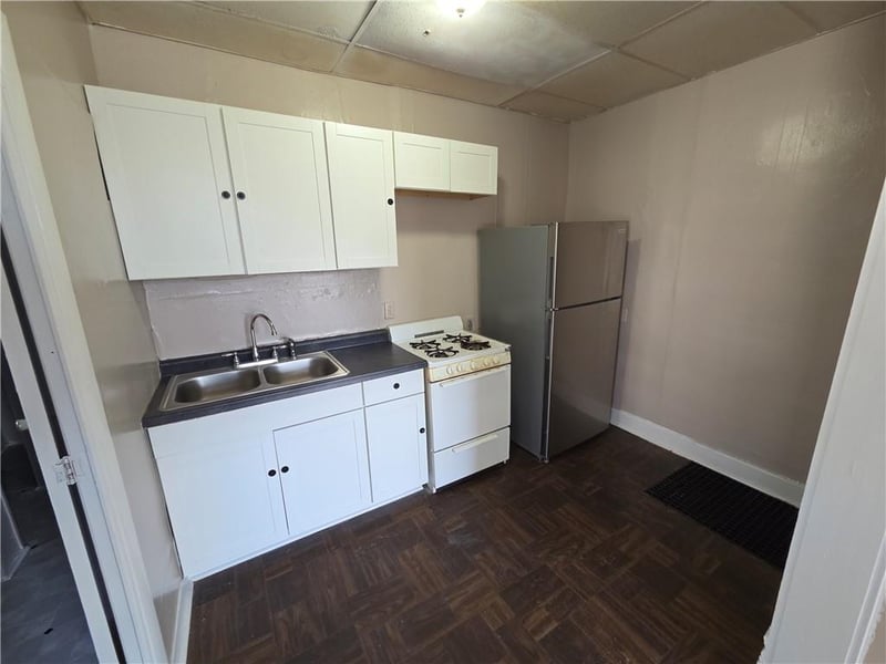 1325 Mitchell Ave, St Joseph, MO 64503