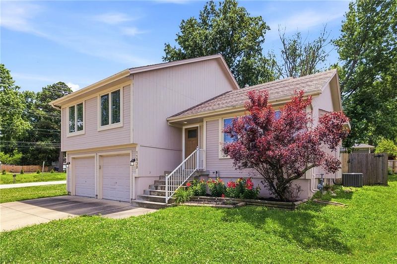 11533 E 74th Street Ct, Kansas City, MO 64133