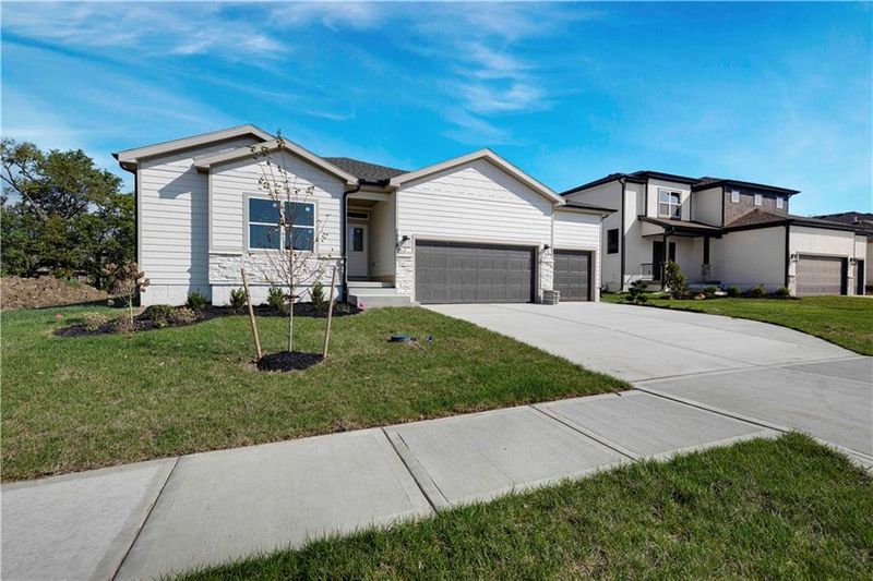 18580 W 195 St, Spring Hill, KS 66083
