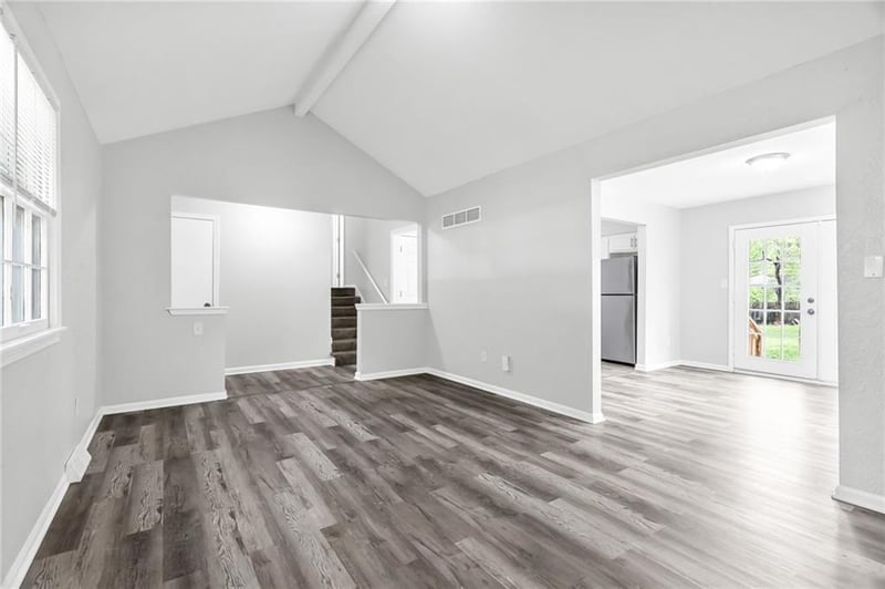 1311 Highland Dr, Lee's Summit, MO 64081