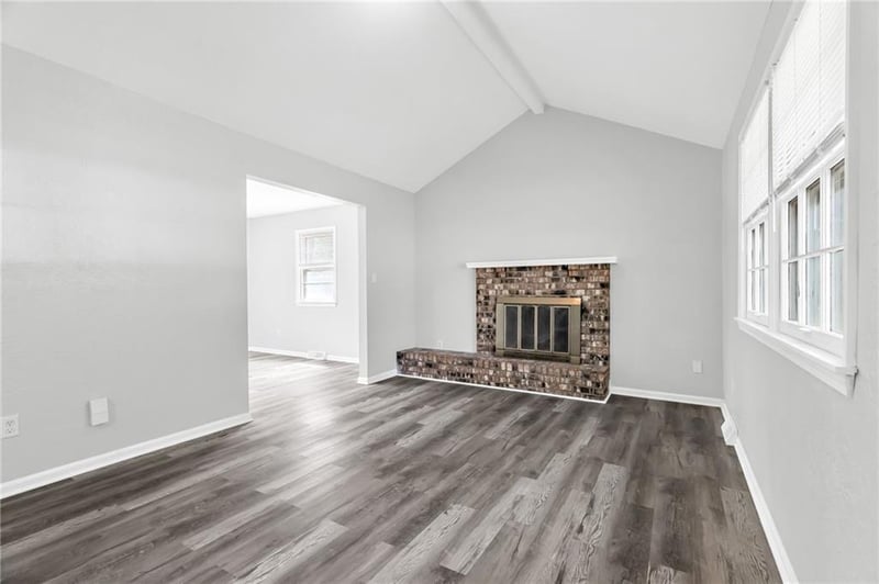 1311 Highland Dr, Lee's Summit, MO 64081