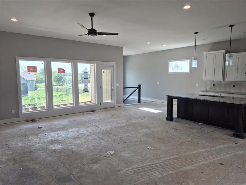 4525 145th Ct, Basehor, KS 66007
