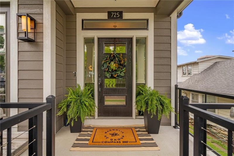 725 W 44th Ter, Kansas City, MO 64111