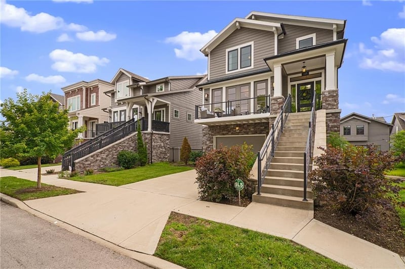 725 W 44th Ter, Kansas City, MO 64111