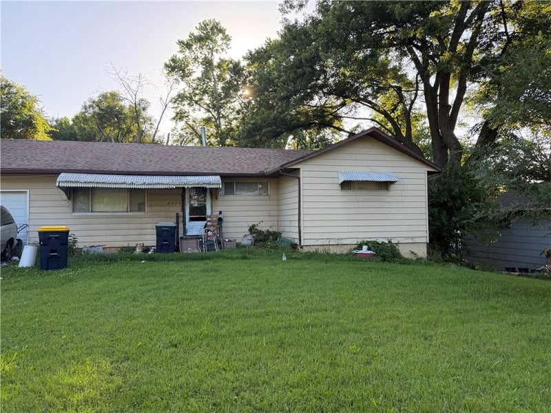 8720 Longview Ct, Kansas City, MO 64134