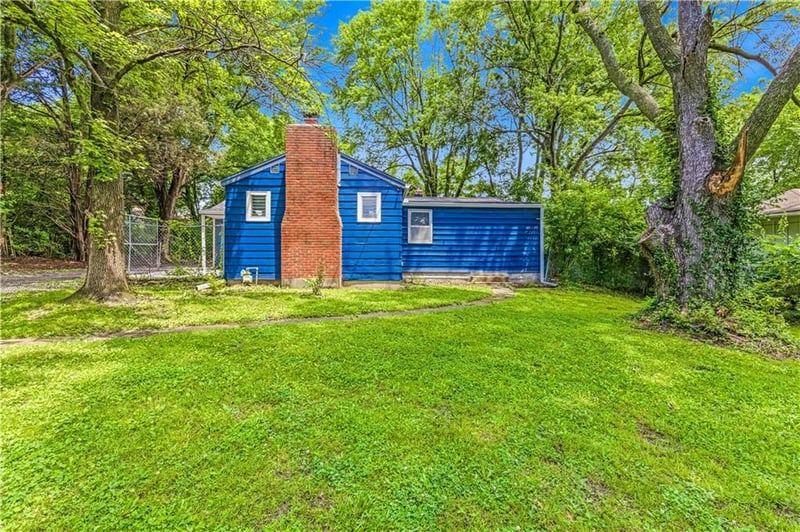 8920 E 92nd St, Kansas City, MO 64138