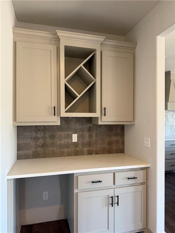 10507 N Highland Pl, Kansas City, MO 64155