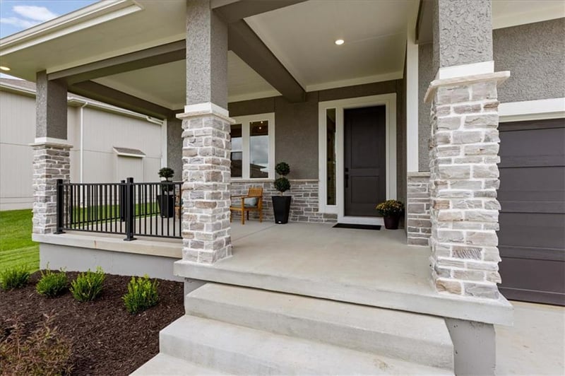 18220 Monrovia St, Overland Park, KS 66013