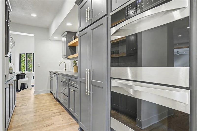 12603 Granada Rd, Leawood, KS 66209