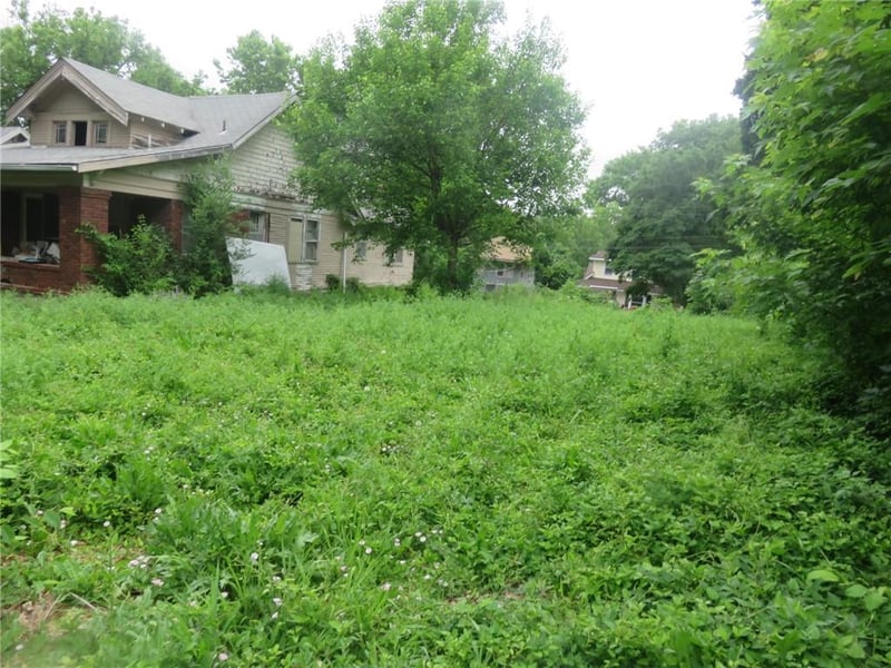 5215 Highland Ave, Kansas City, MO 64110