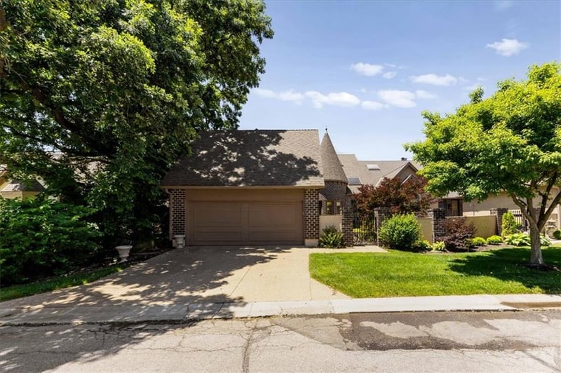 12520 Cedar St, Leawood, KS 66209