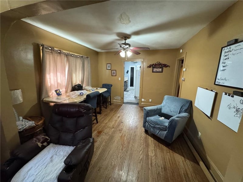2206 Oakley Ave, Kansas City, MO 64127