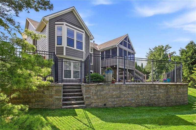 2808 S Brentwood Dr, Independence, MO 64055