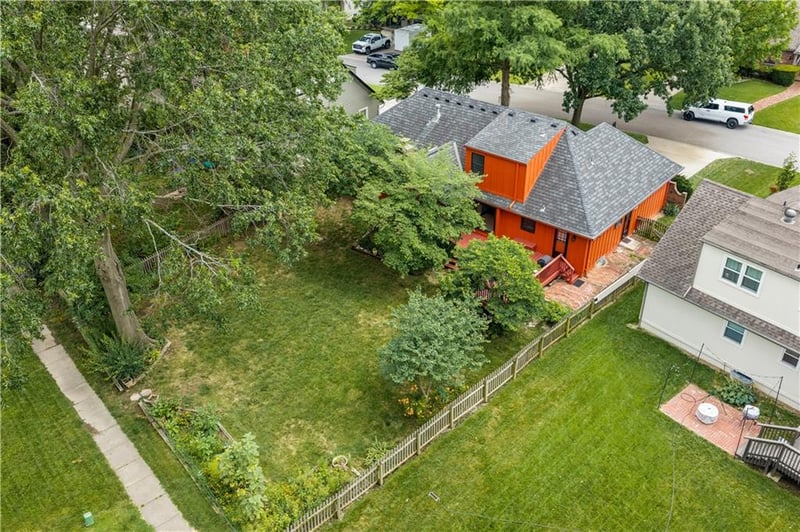 204 NW Cypress St, Lee's Summit, MO 64064