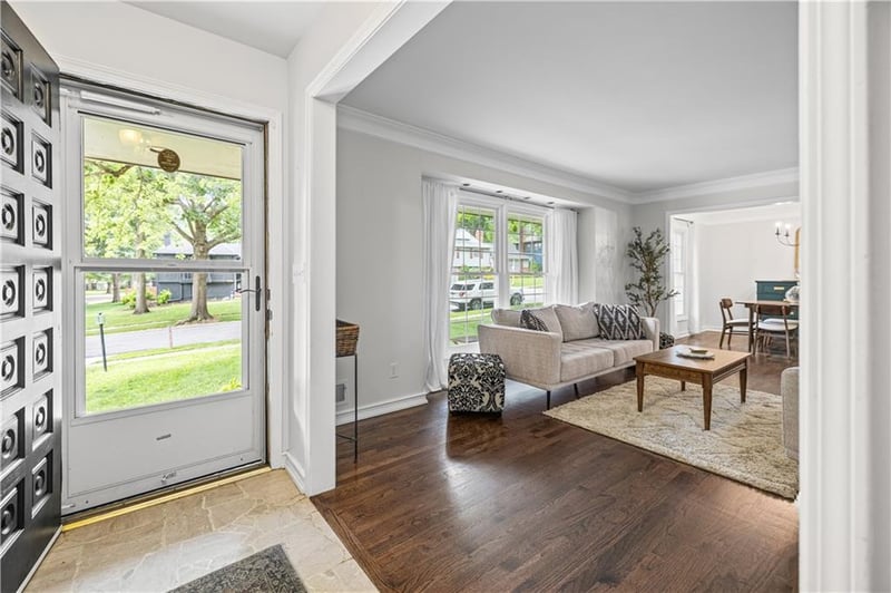 6300 W 101st Ter, Overland Park, KS 66212