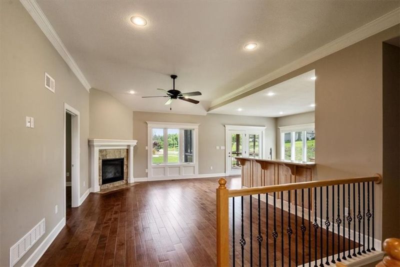 1348 NE Timbercreek Dr, Lee's Summit, MO 64086