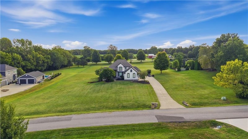 17317 S Wheatland Dr, Belton, MO 64012