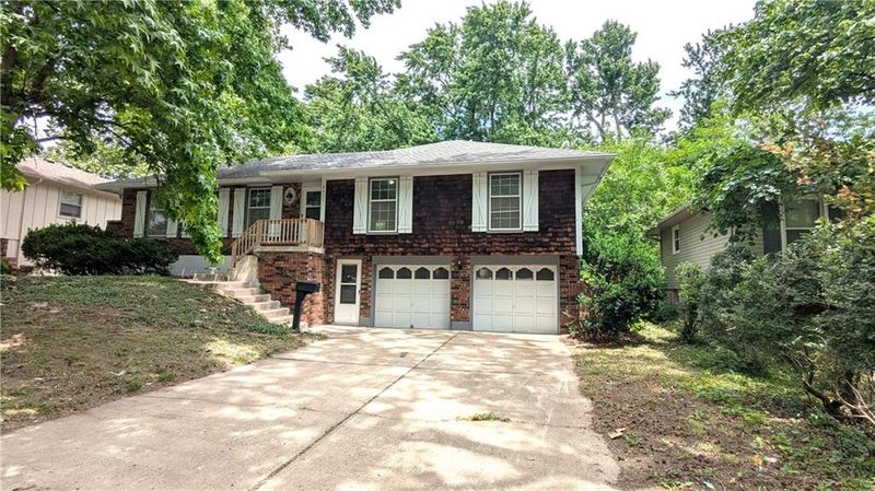 8933 Hunter St, Kansas City, MO 64138