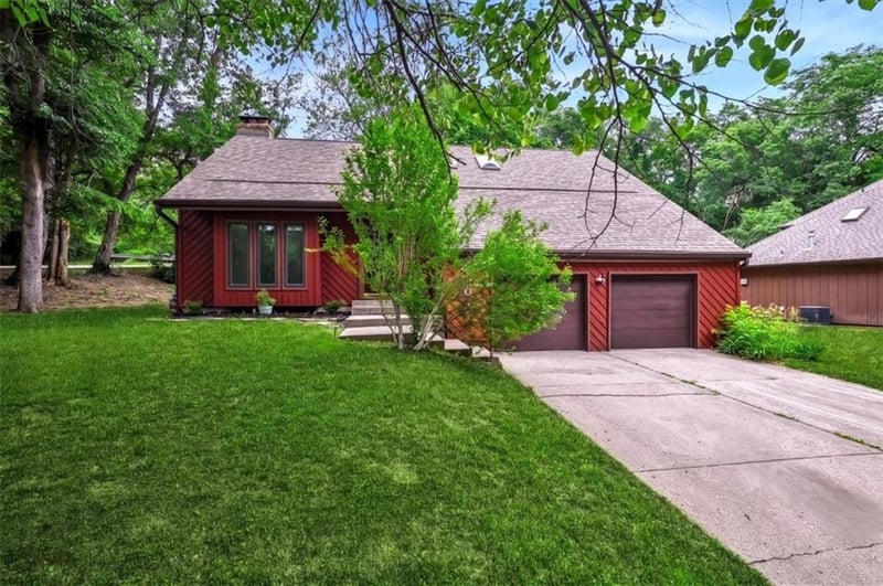 2501 Olde Creek Ct, Leavenworth, KS 66048
