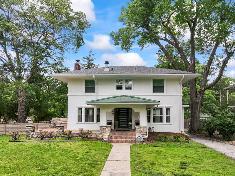 7444 Summit St, Kansas City, MO 64114