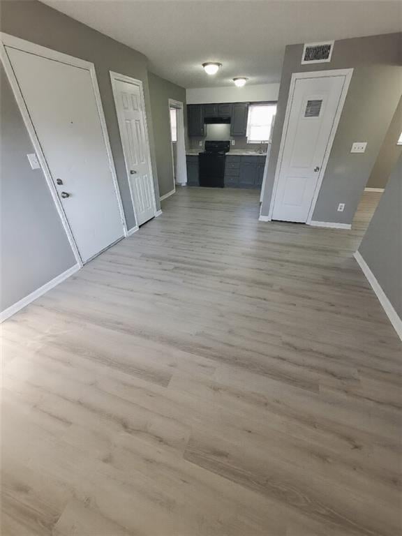 8201 Spring Valley Rd, Belton, MO 64012