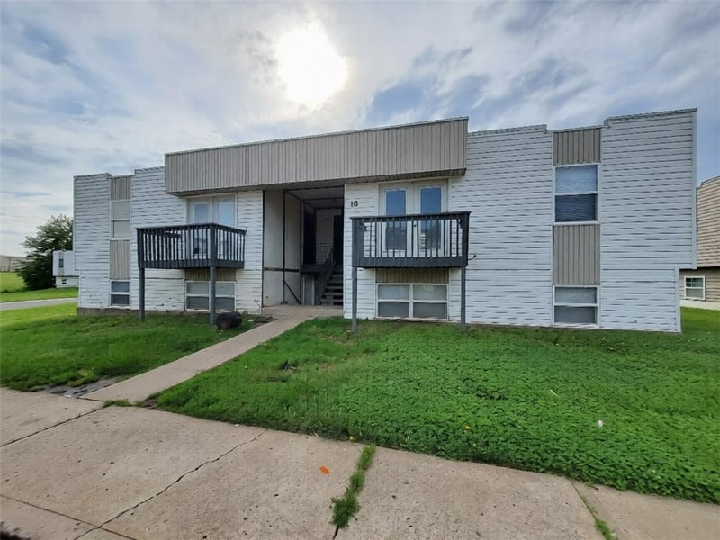8201 Spring Valley Rd, Belton, MO 64012
